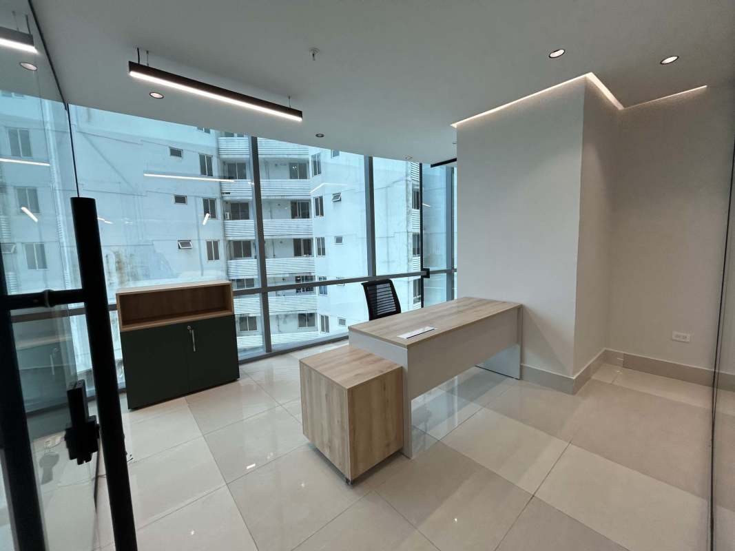 Furnished executive office with panoramic floor-to-ceiling windows and city view Costa del Este Panama