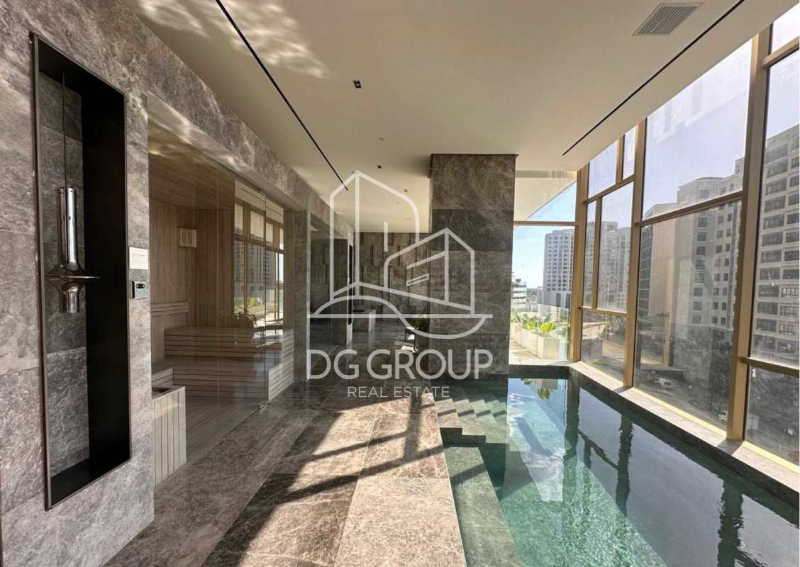 Grand lobby with marble finishes, elegant Fendi design, modern lighting in Santa María Panama