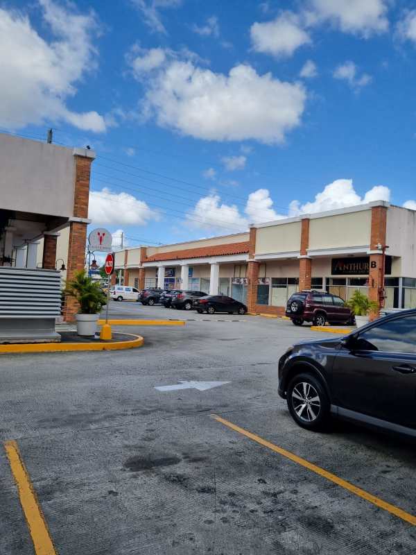 Large open commercial space interior with tiled floors in Plaza Brisas 507 Panama