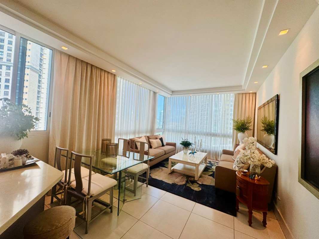 Bright master bedroom with built-in closet ocean view PH Castellammare Panama City