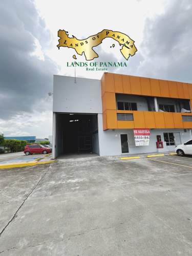Large open warehouse with mezzanine office space and high ceilings Tocumen Panama