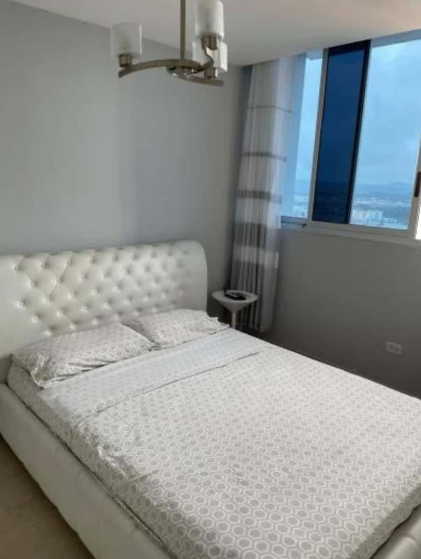 Bedroom with walk-in closet ocean skyline view PH Bayside Avenida Balboa Panama