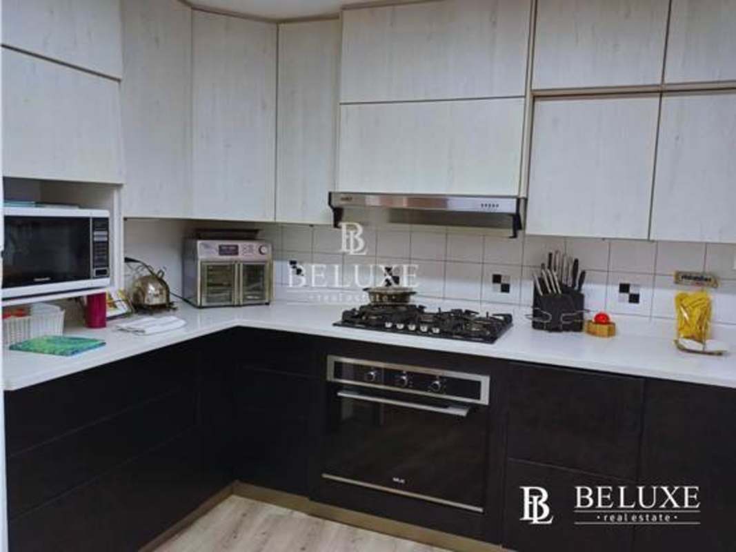 Main bedroom ample space with window and closet at PH Royal Princess Punta Paitilla Panama City