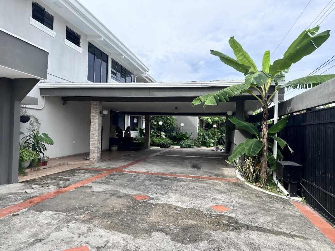 Formal dining room and spacious entertainment living areas luxury mansion Betania Panama