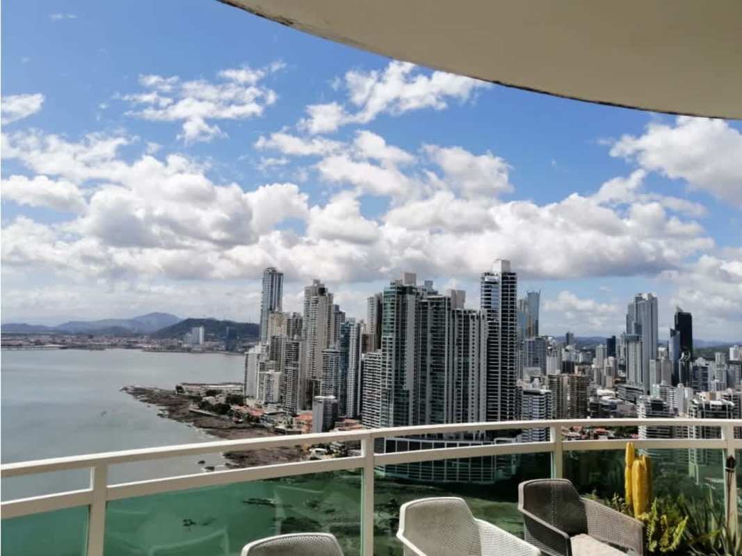 Large balcony with glass railings and panoramic Pacific Ocean view PH Bahia Pacifica Panama