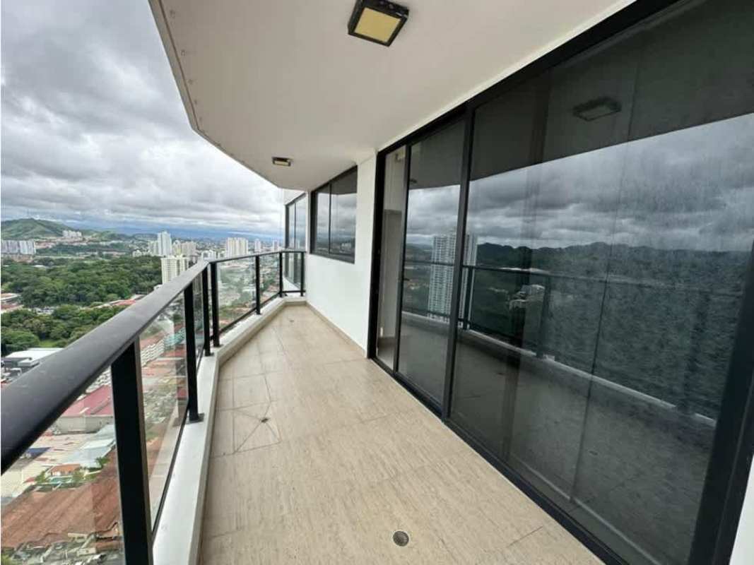 Spacious bedroom with panoramic windows and city views PH Portofino Tower Panama