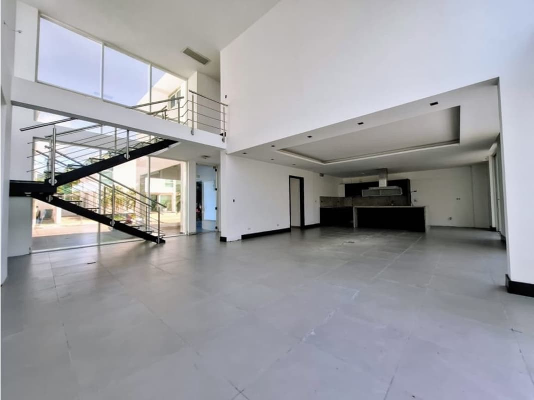 Spacious bedroom with tiled floors built-in closet Costa Sur Panama