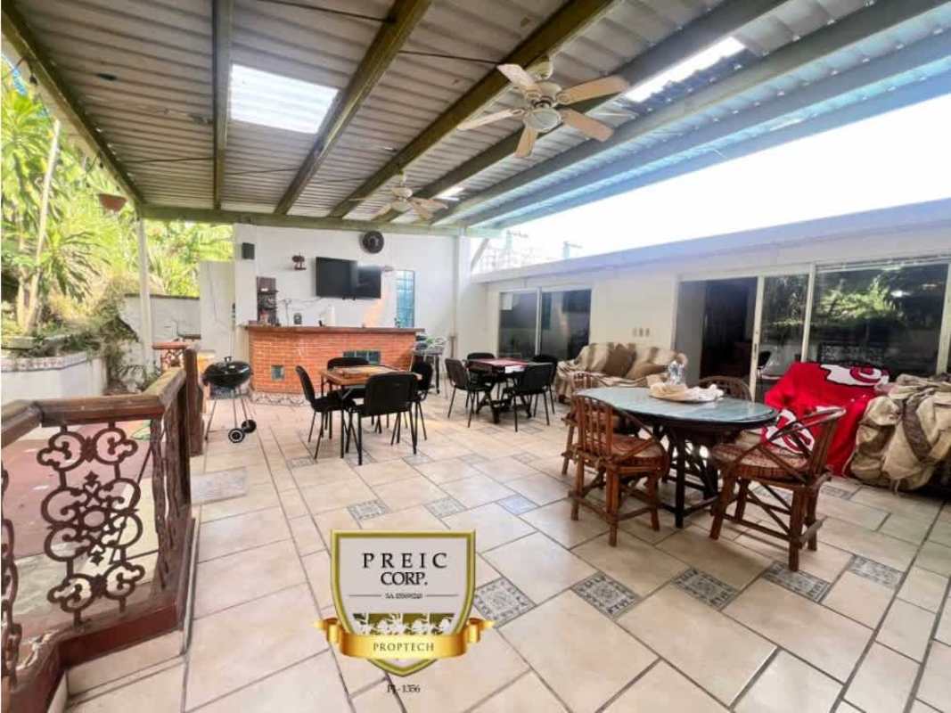 Patio terrace with kitchenette, seating, BBQ area in Panama City Hato Pintado rental
