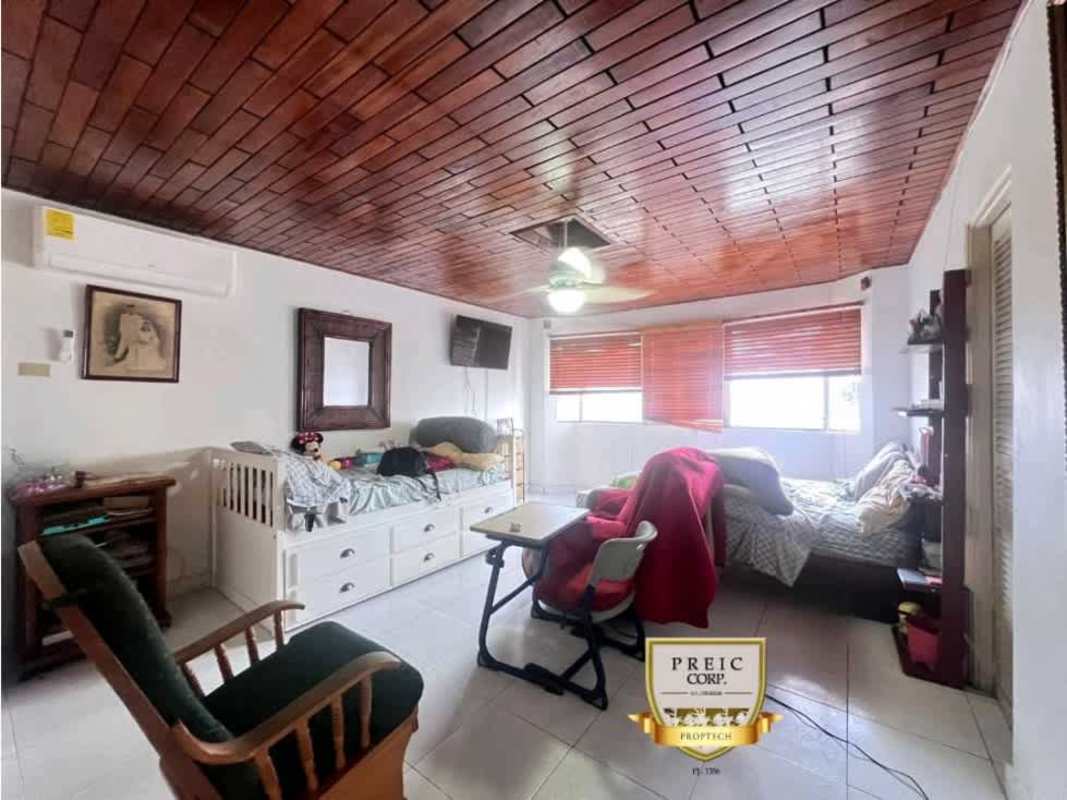 Large bedroom with double beds, ceiling fan, AC Panama 12 de Octubre rental