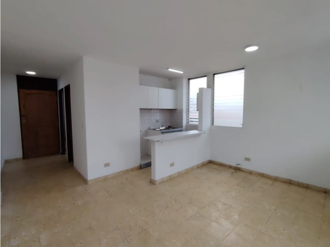 Functional bathroom with shower, sink, and toilet at PH Las Palmas San Francisco Panama