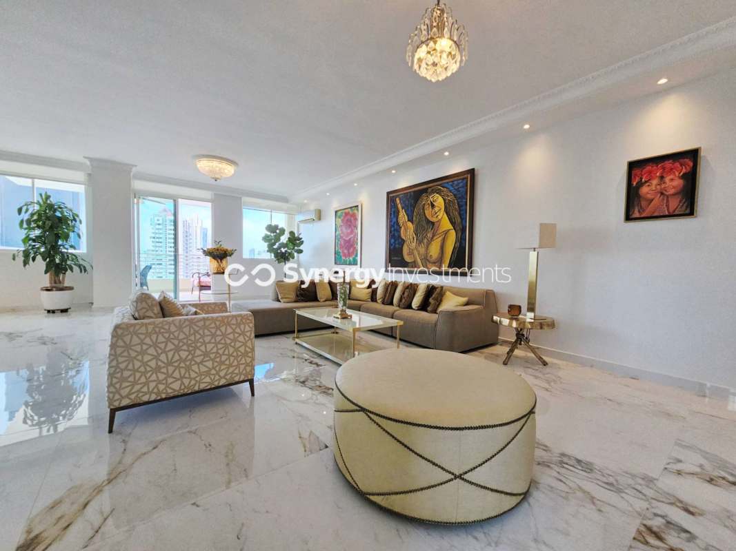 Contemporary kitchen with granite counters, stainless appliances, breakfast bar in PH Obarrio Central Panama