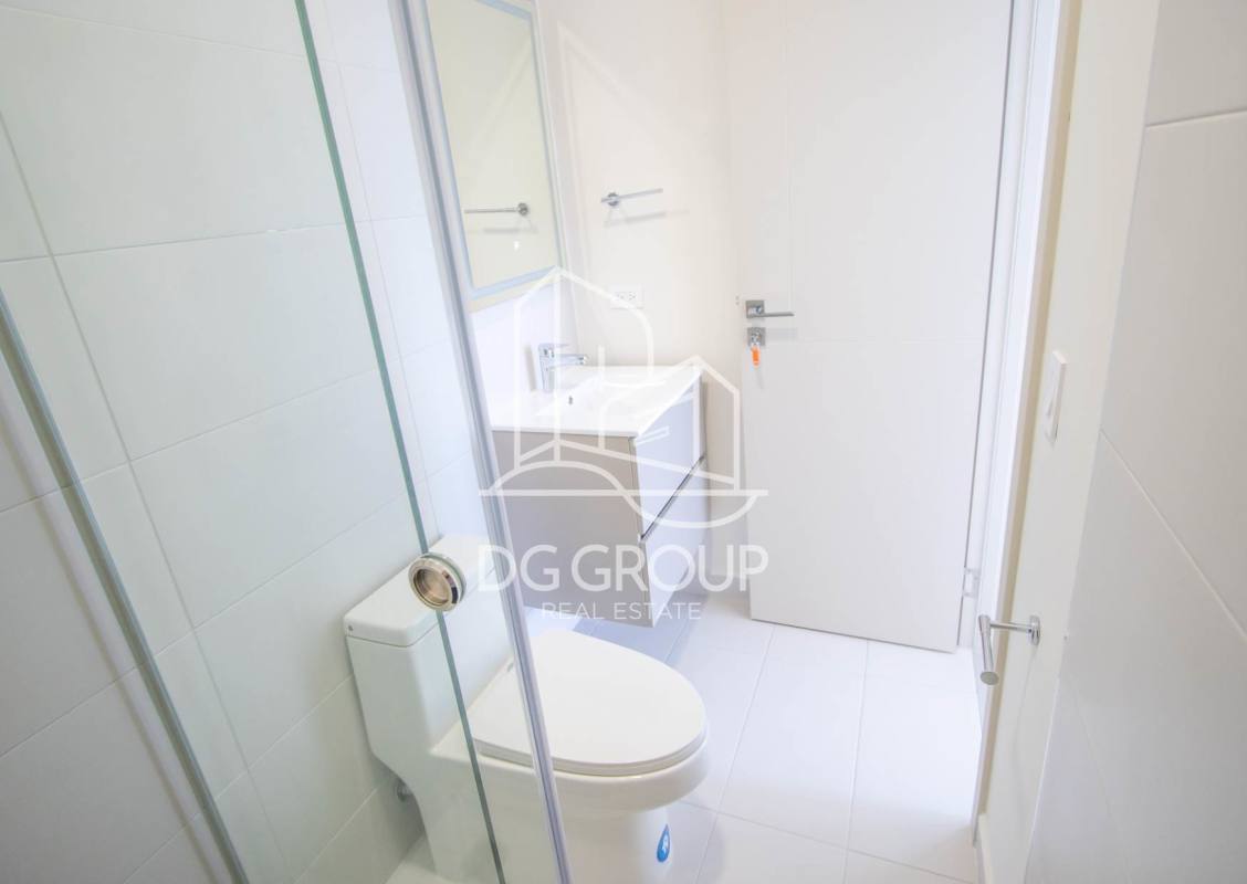 Rooftop infinity swimming pool sun deck skyline view Panama PH Arcadia Costa del Este