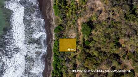 550 sqm beachfront titled land in Horcones Cambutal with Pacific Ocean and cliffs