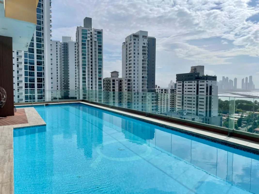 Modern gym with panoramic city skyline views rooftop amenity PH Coco del Mar Panama