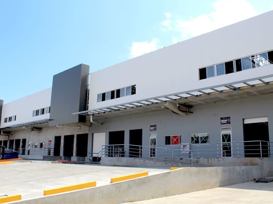 Multiple industrial loading docks at logistics warehouse in Tocumen near Panama Airport