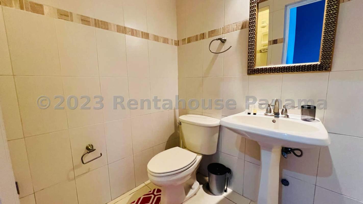 Kitchen with open design ceramic tile floors PH Vista del Mar Avenida Balboa