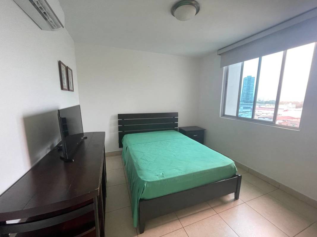 Bedroom with en-suite bathroom, built-in closet and large window in PH Costa View Costa del Este Panama