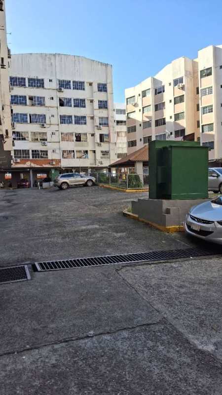 Simple kitchen with large window ceramic countertops in PH Mystic Park Panama City