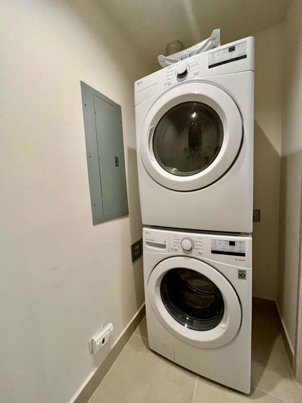 Outdoor infinity pool with city skyline view in PH Ocean House Santa Maria