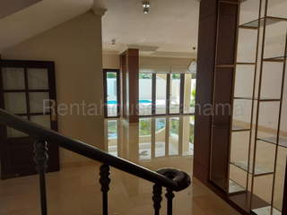Single-family house for Rent in Costa del Este - 4 bedrooms