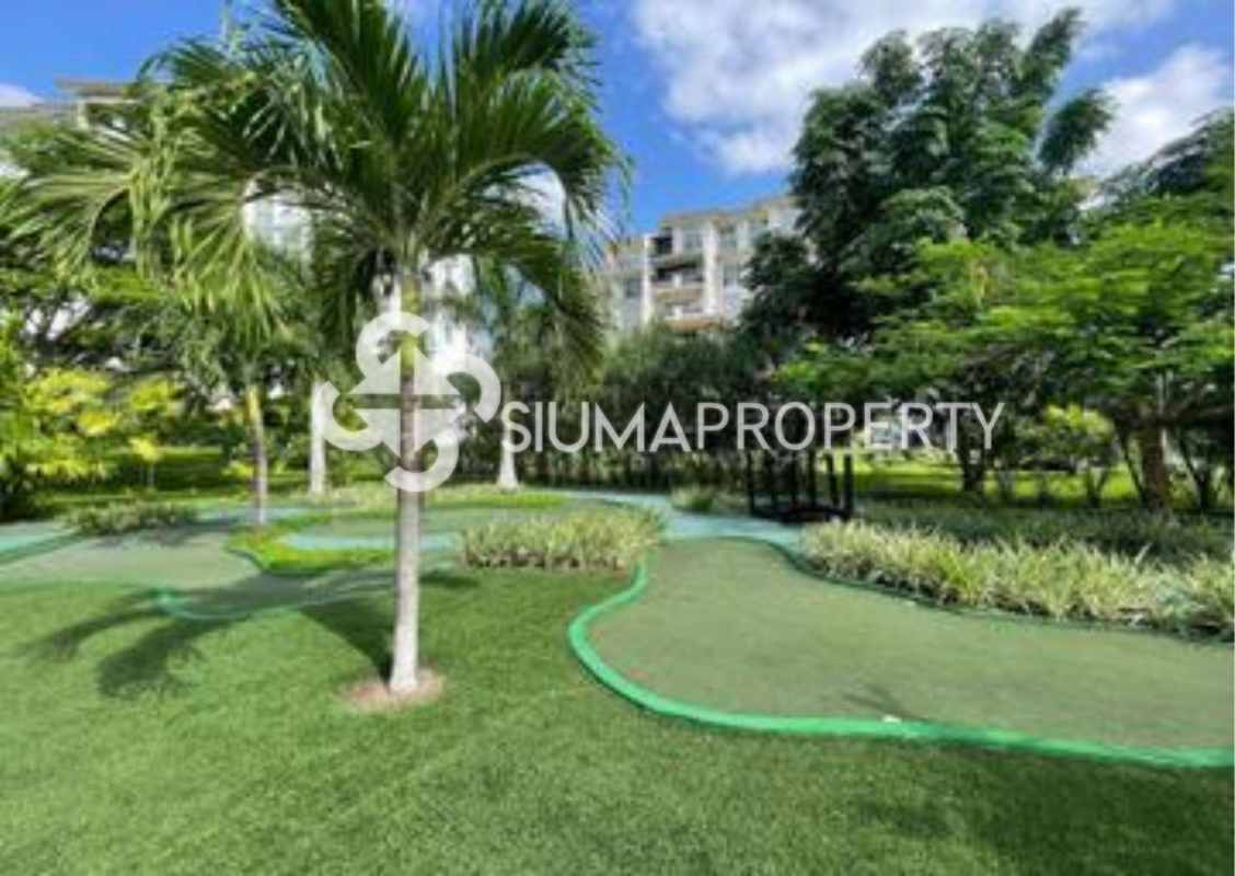 Waterfront lake with fountain near condominiums at PH The Reserve Santa Maria Panama