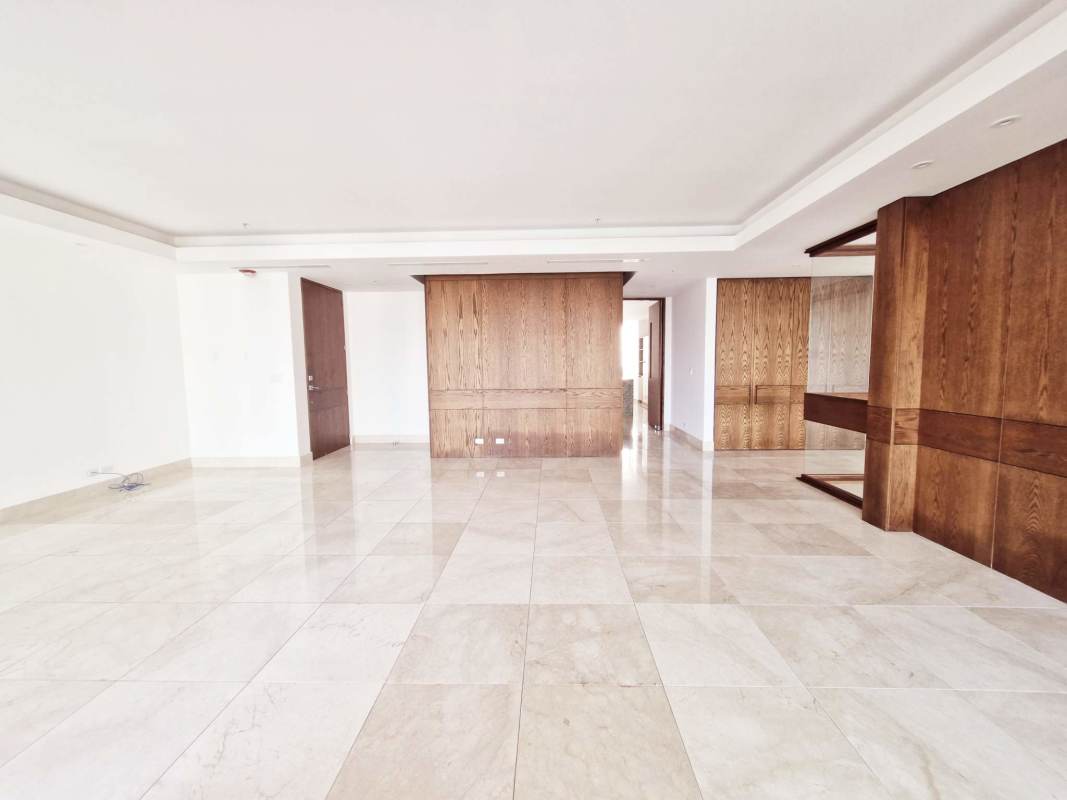 Spacious modern kitchen with granite countertops, center island, high-end appliances at PH Aria Panama