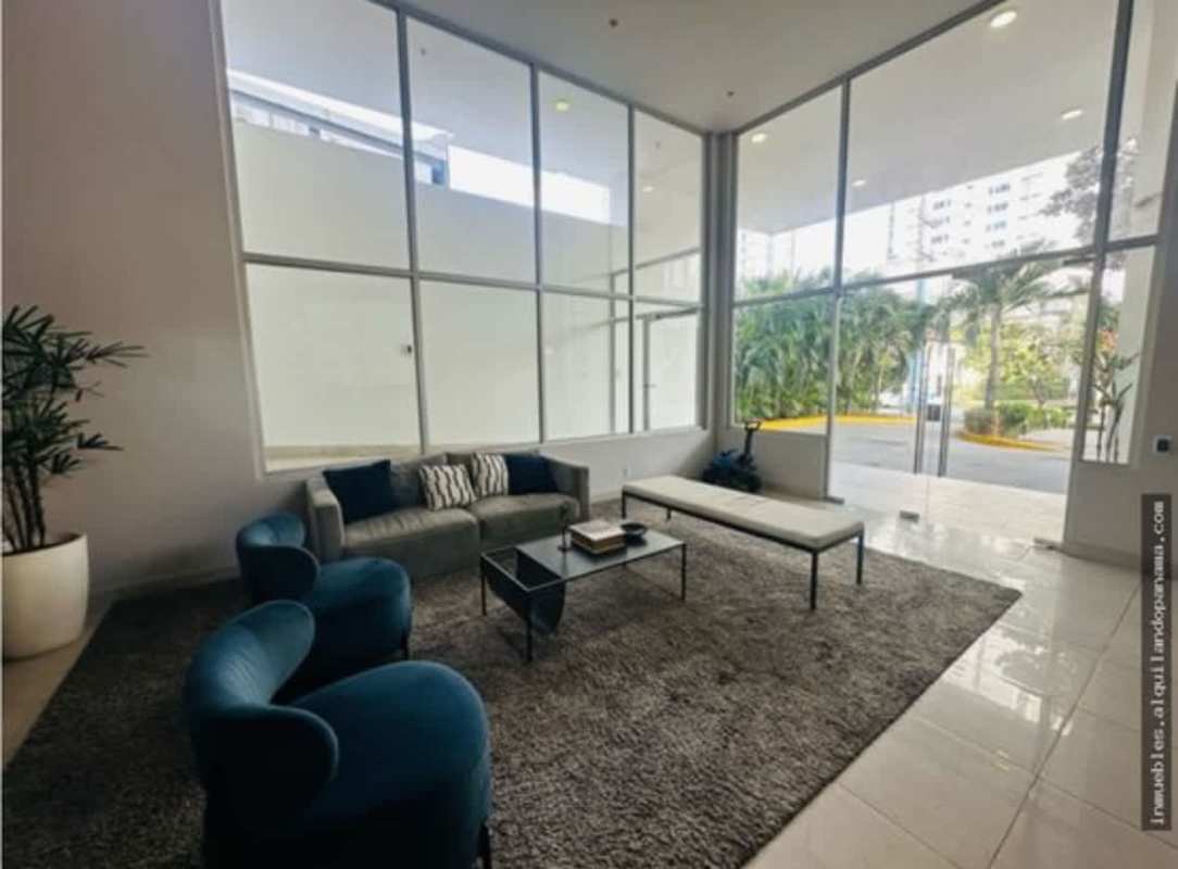 Stylish lobby with ample natural lighting, modern furniture, in PH Gaudi apartments Panama