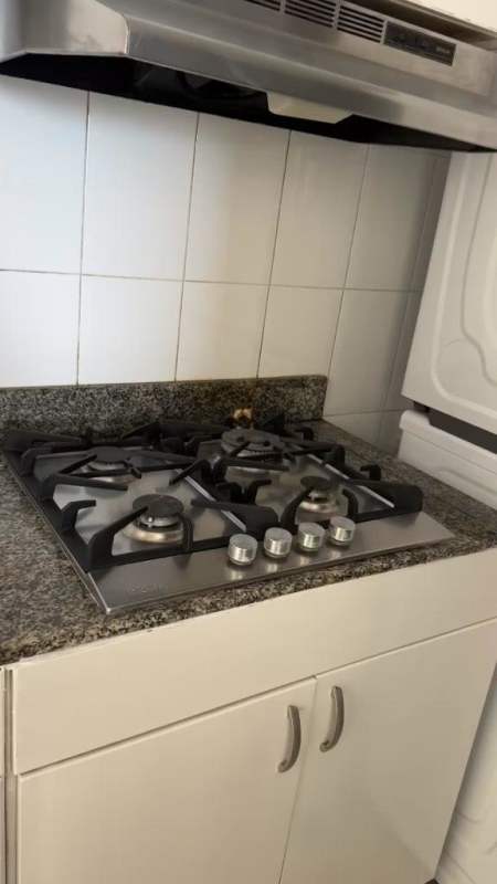 Bedroom with split AC, built-in closet and natural light in PH Plaza Edison apartment Panama City