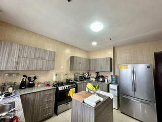 Apartment for Sale in San Francisco - 3 bedrooms