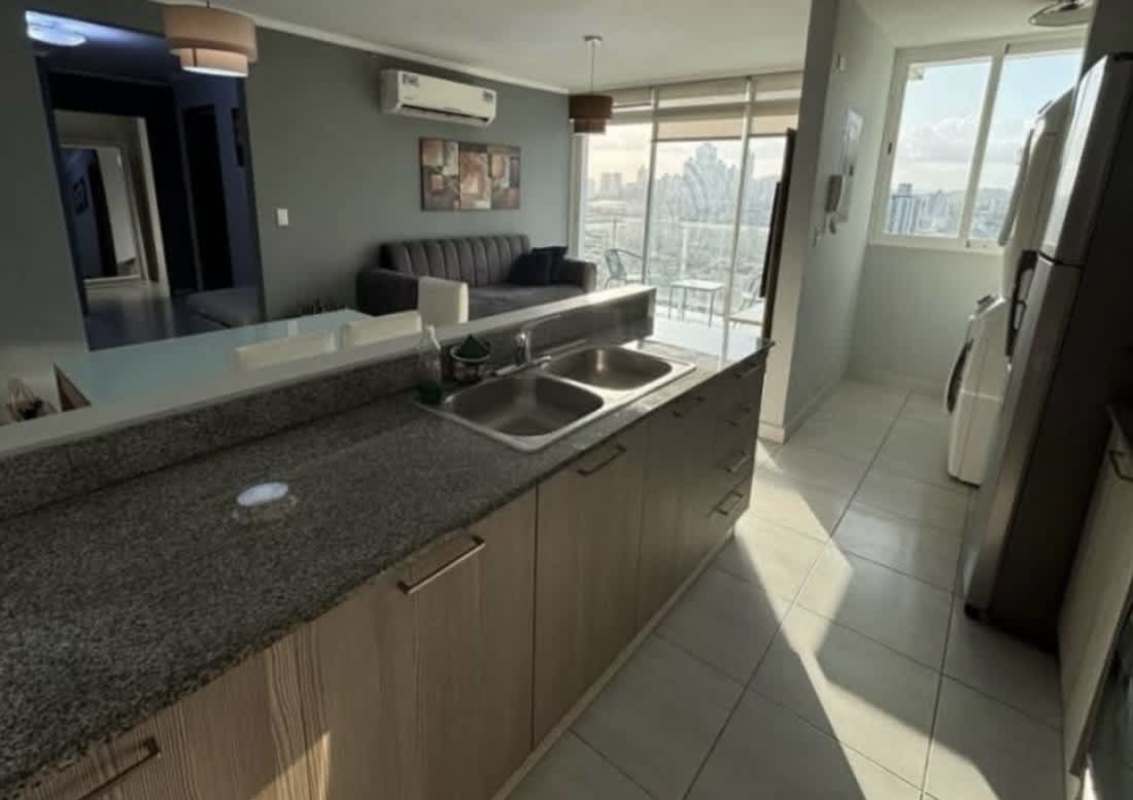 Furnished master bedroom with AC and closet in PH Metropolitan Park Carrasquilla Panama