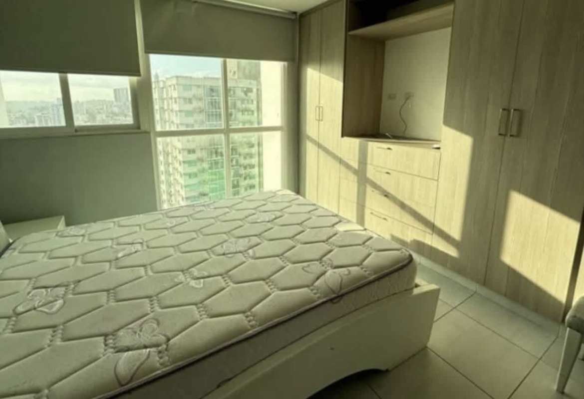 Apartment laundry room with washer and dryer units PH Metropolitan Park Panama City