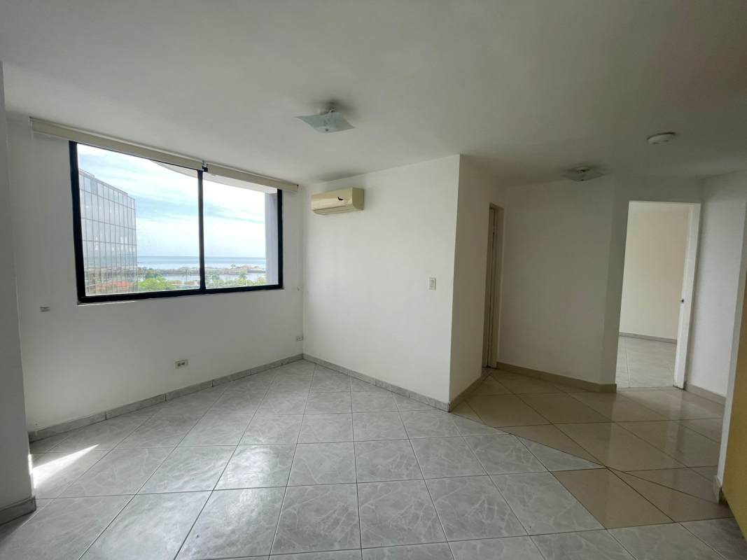 Laundry space with service room and utility connections in PH Rocamar Avenida Balboa Panama