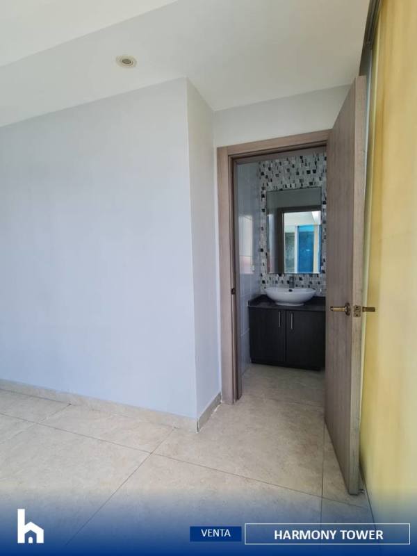 Modern pool with skyline view rooftop PH Harmony Tower San Francisco Panama