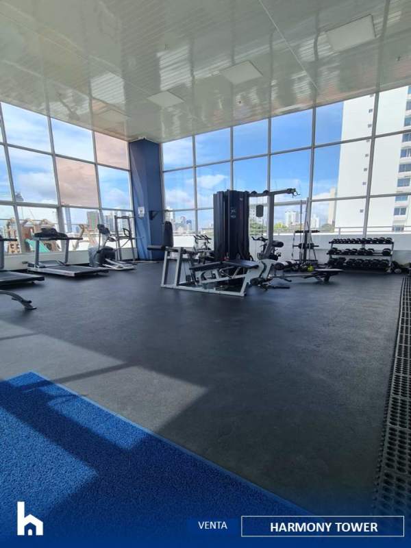 Children's play area with trampoline and Jacuzzi on rooftop PH Harmony Tower Panama