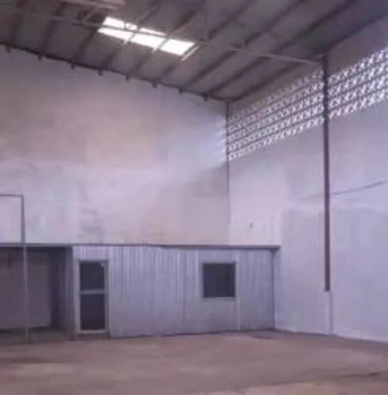 Warehouse in Monte Oscuro Panama with electric roller entry and outside parking