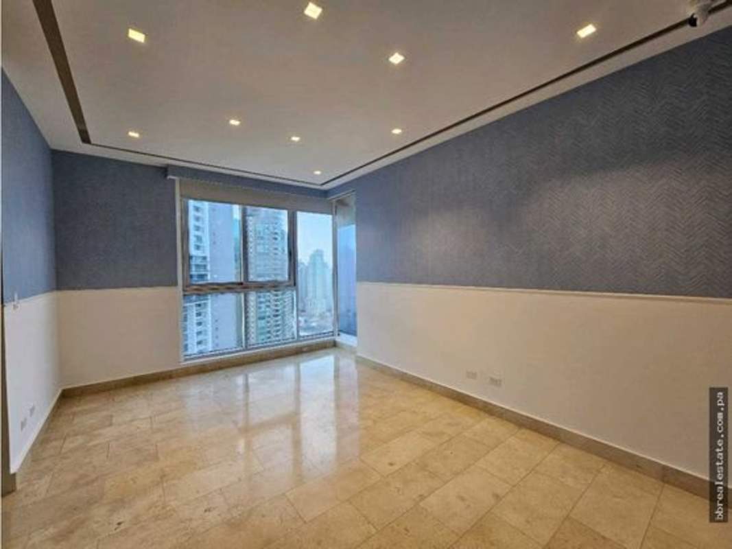 Spacious master bedroom with marble floor walk-in closet ocean view PH Pacific Village Punta Pacífica