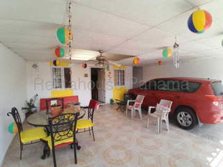 Single-family Home for Sale in Tocumen - 2 bedrooms