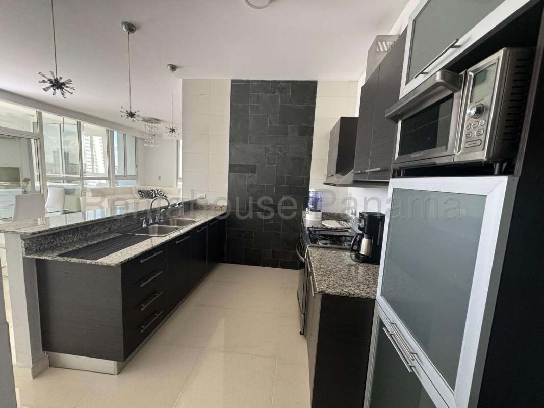 Spacious balcony with skyline views in PH Quadrat apartment for rent Panama City