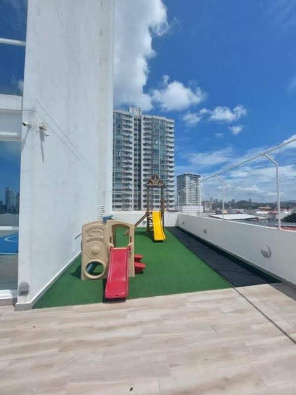 Minimalist bedroom with built-in closet, air conditioning, city view at PH Metropolitan One Panama City