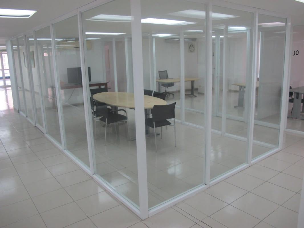 Full-Floor Office with 9 Bathrooms & 6 Parking in Torre Delta Vía España