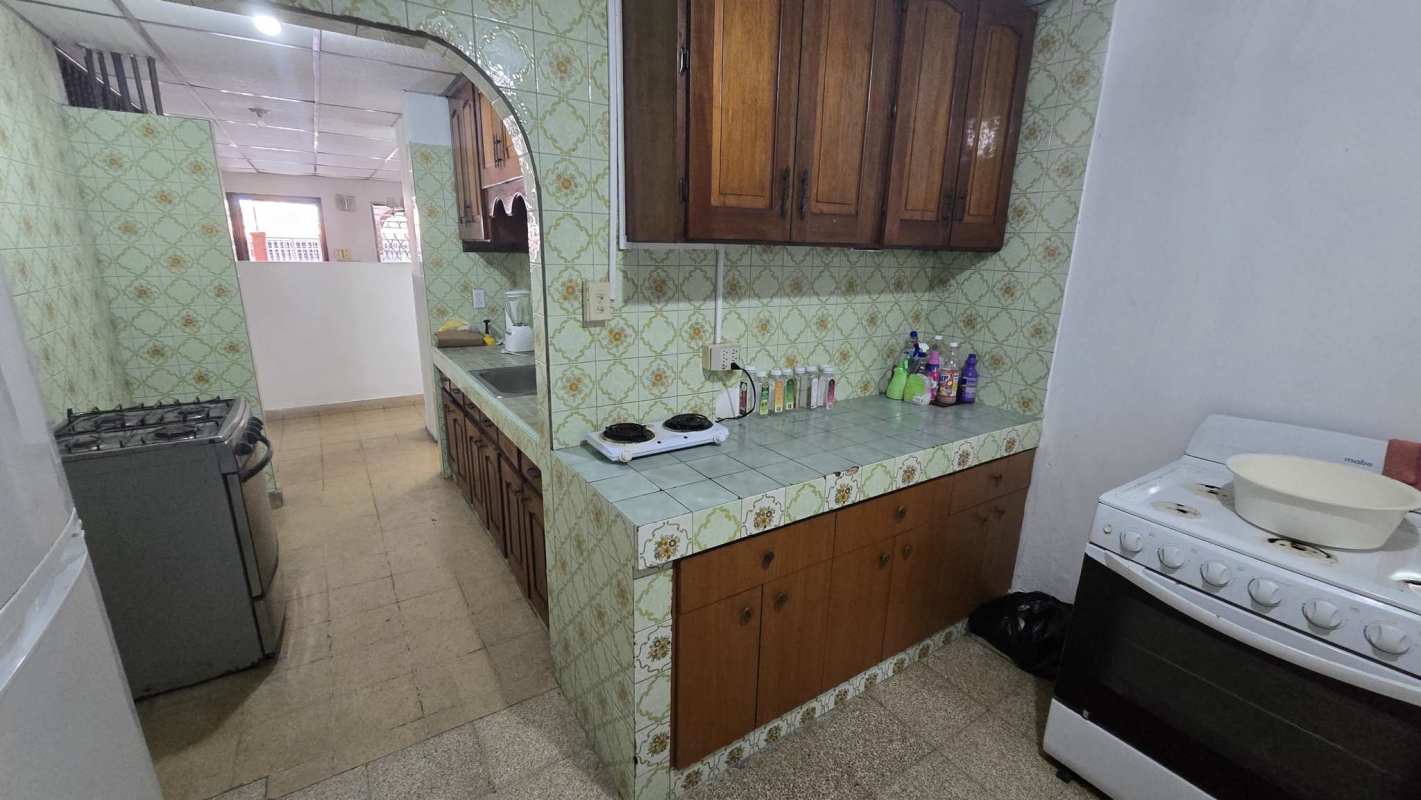 Independent apartment kitchen with decorative tiles Betania Panama