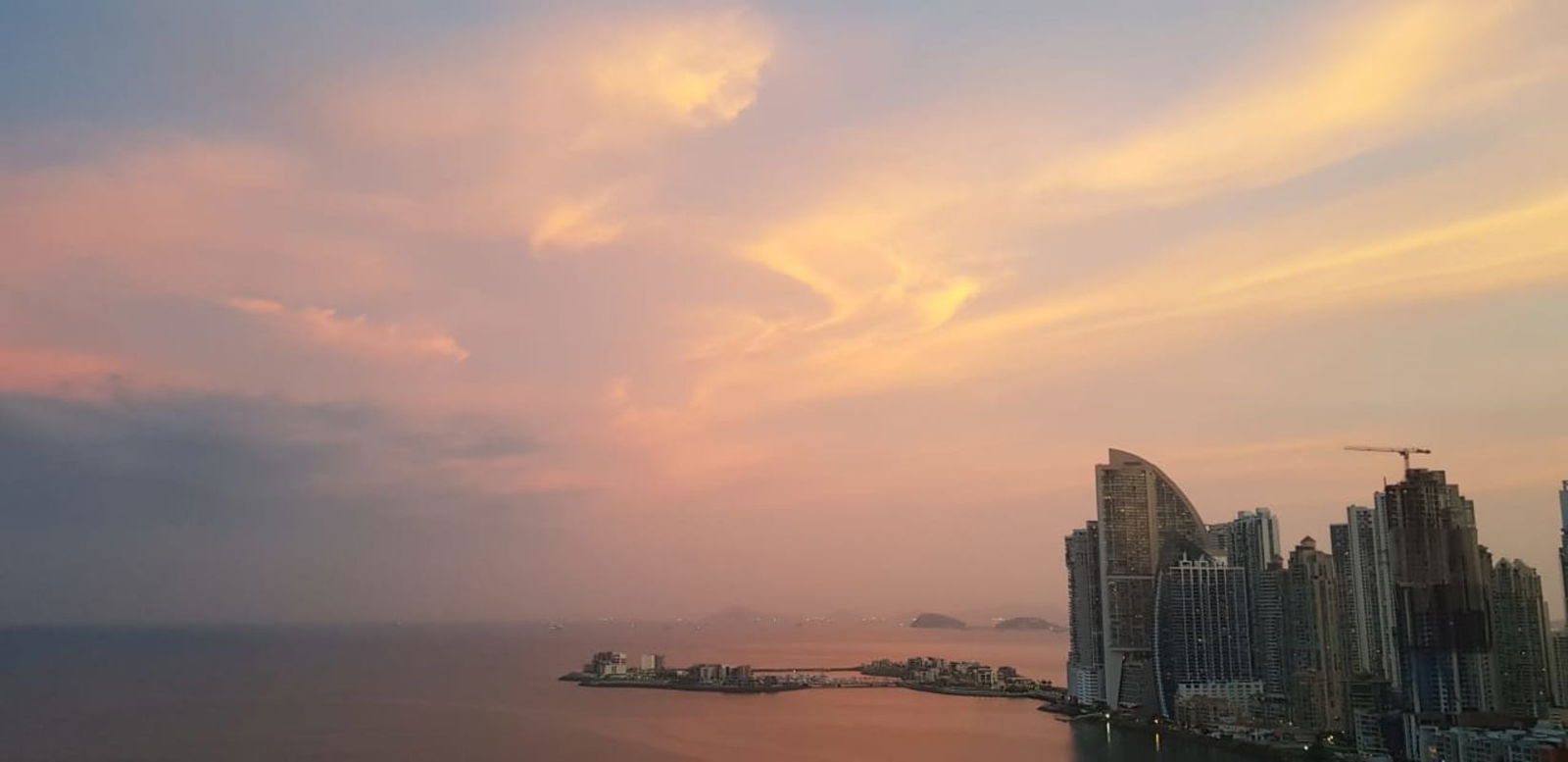 Panoramic Corner 3BR Ocean View Apartment PH Terrasol