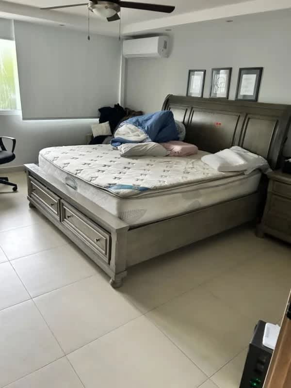 Modern dining room with air conditioning PH Diplomatico Obarrio Panama