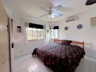 Corner 3BR House with Mountain Views in Altos del María