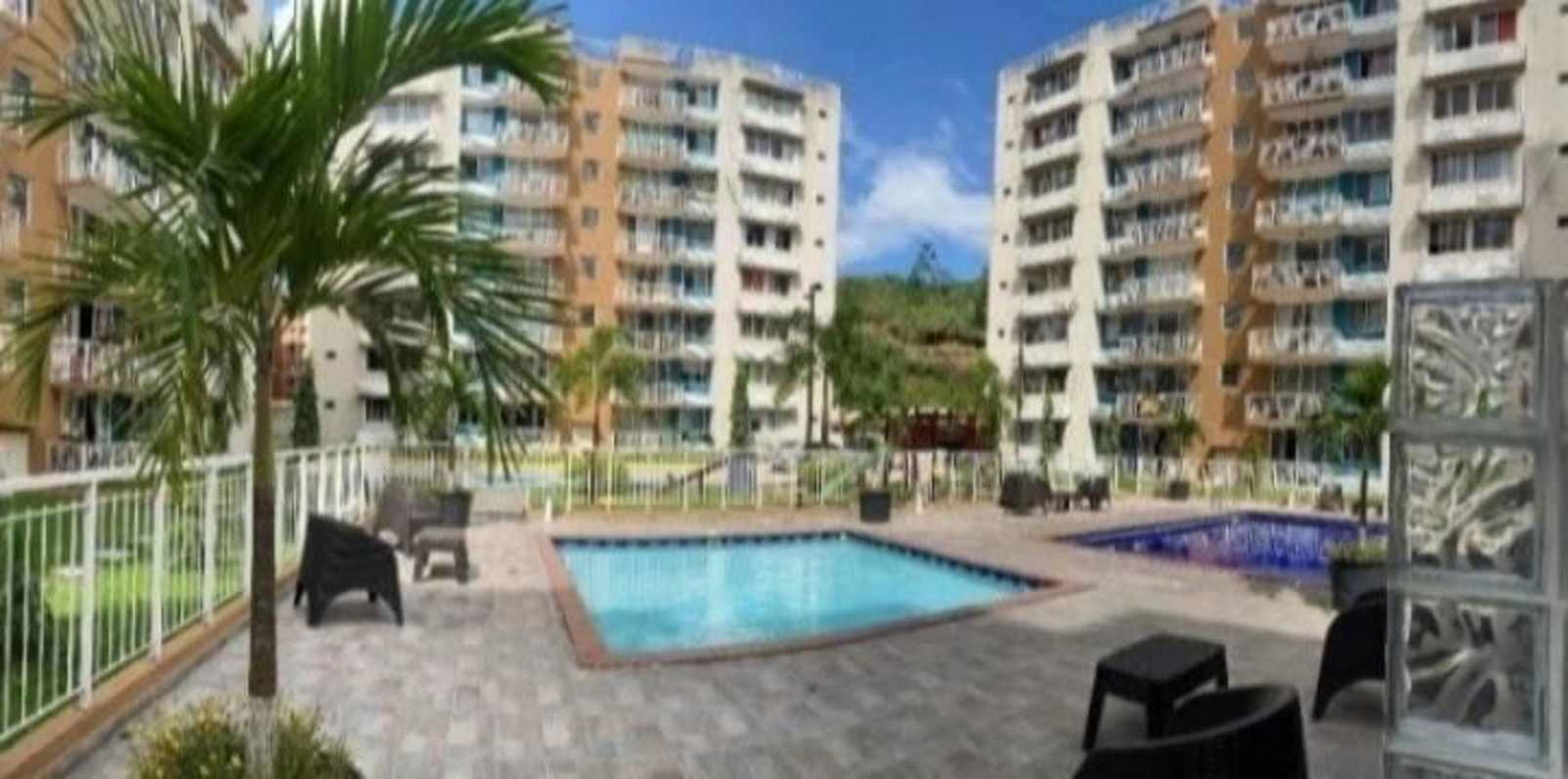 Outdoor swimming pool with deck Edificios Mallorca Los Andes Panama