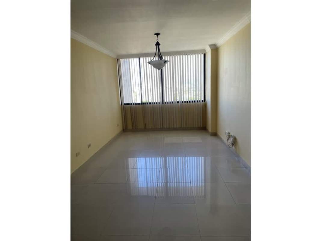 Bright living-dining room with city view window in PH Torres del Sol 12 de Octubre Panama
