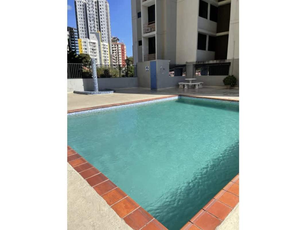Outdoor swimming pool with sun deck PH Torres del Sol 12 de Octubre Panama