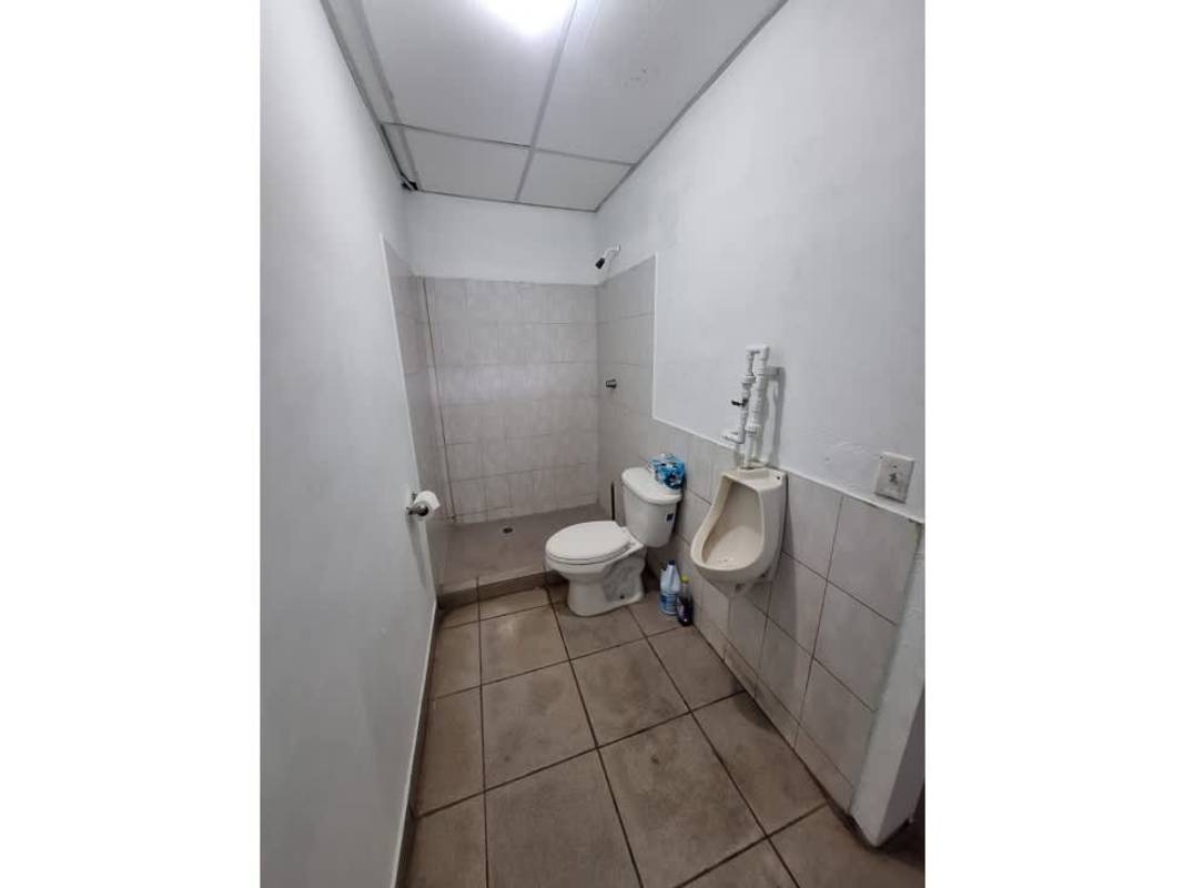 Warehouse with large loading access and gate in Ciudad Radial industrial zone Panama City