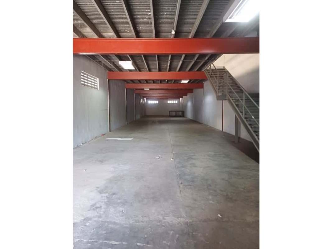 Industrial mezzanine inside warehouse for rent in Juan Díaz Panama City