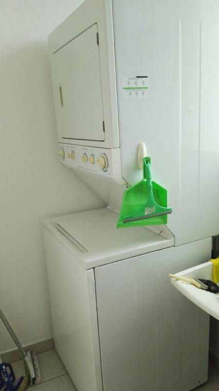 Rooftop infinity pool at PH Quartz Tower overlooking Panama City skyline and ocean